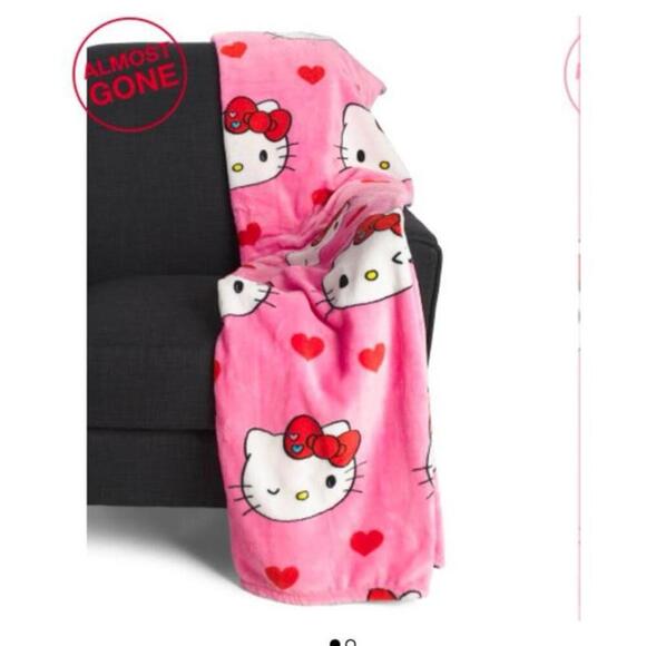 Hello Kitty Valentine’s Hearts And Kittys Throw Blanket - Picture 2 of 3
